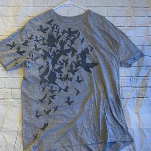 Graphic tee, birds
